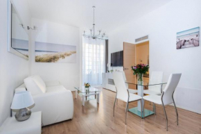 LAMARTINE- Heart of Center- Modern and Design flat